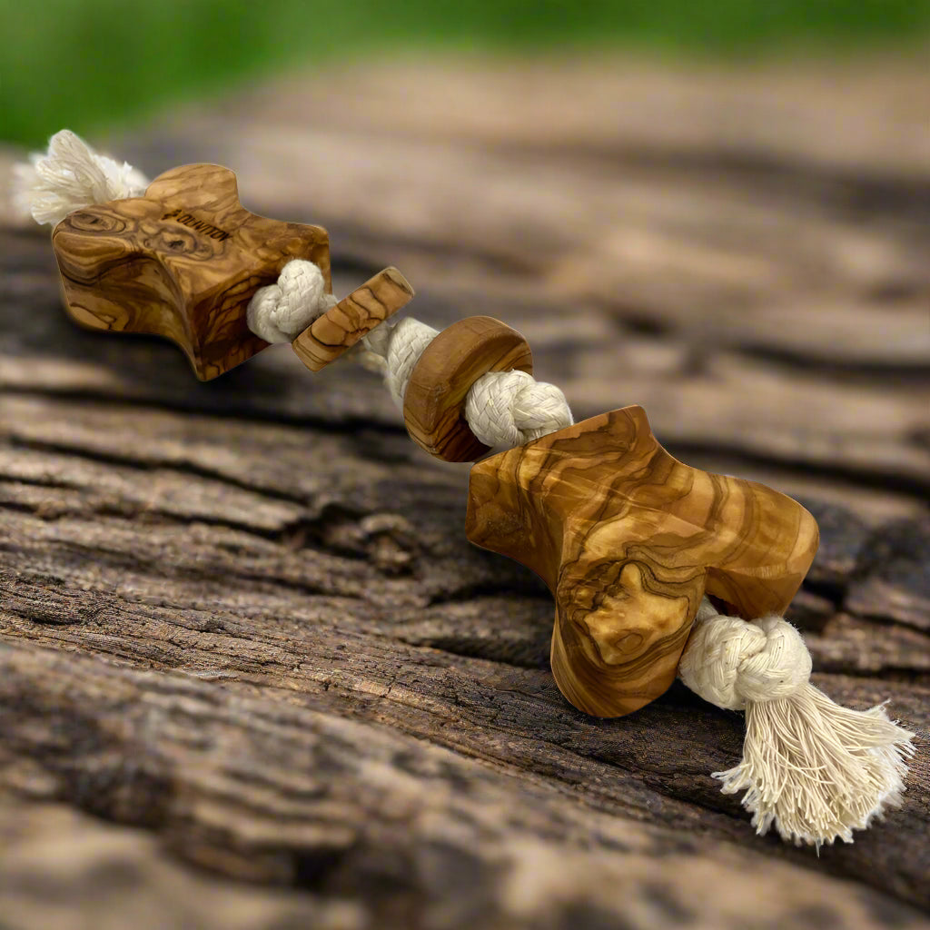 Bone on a rope (brinquedo natural madeira de oliveira p/roer) 🦴🪵🌿