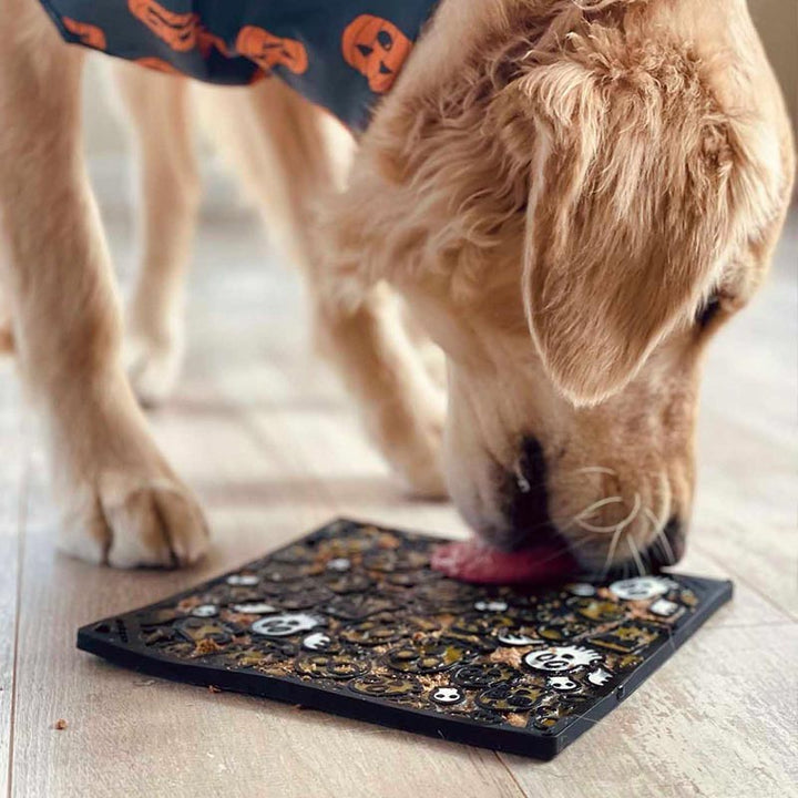 Licking Mat Zombie 🧟‍♂️🧡